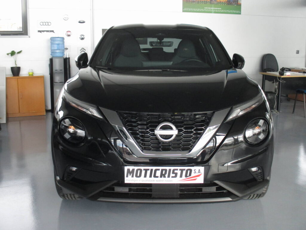 Nissan Juke1.0 Dig-T N-Connecta Auto — 1