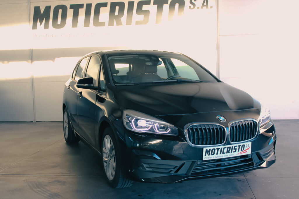BMW 225I Xe Active Tourer Phev — 1
