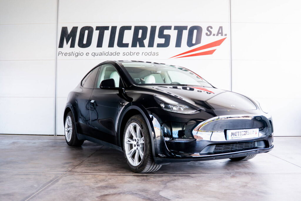 Tesla Model Y Long Range Awd — 1
