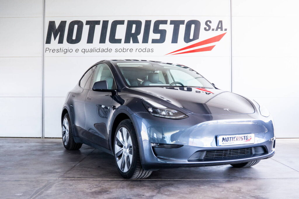 Tesla Model Y Long Range Dual Motor — 1