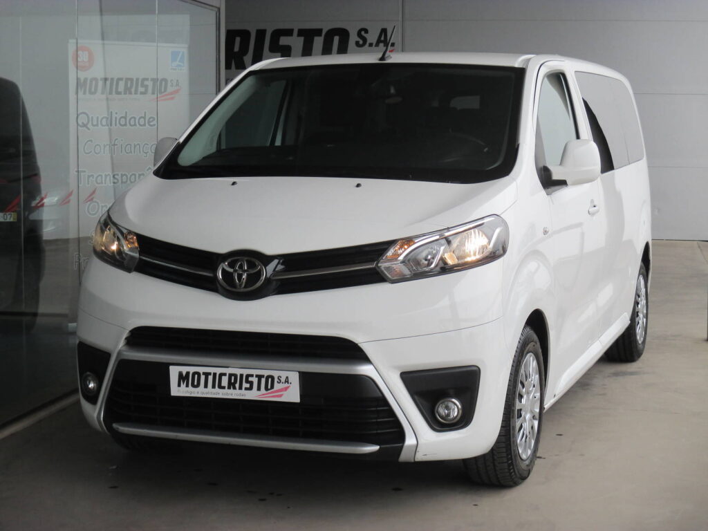 Toyota Proace Verso Confort 1.5 D4D 9 Lugares — 1